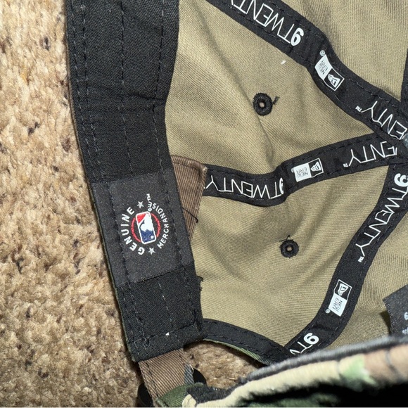 St. Louis Cardinals Baseball Cap with Red Logo - Picture 5 of 5